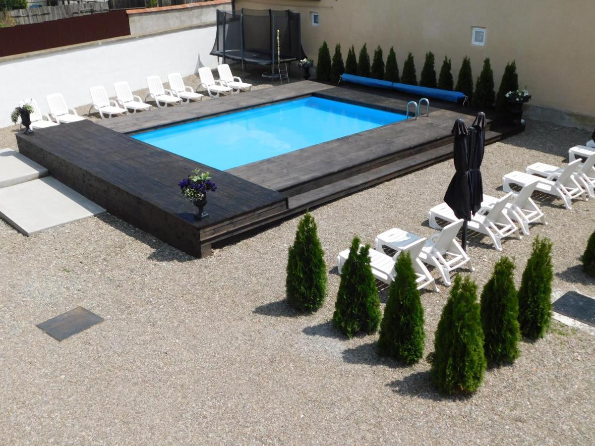 Mountain Vista Suites Zărneşti Exterior foto
